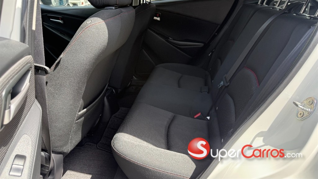 2021 Mazda 2 — foto 9 / 12