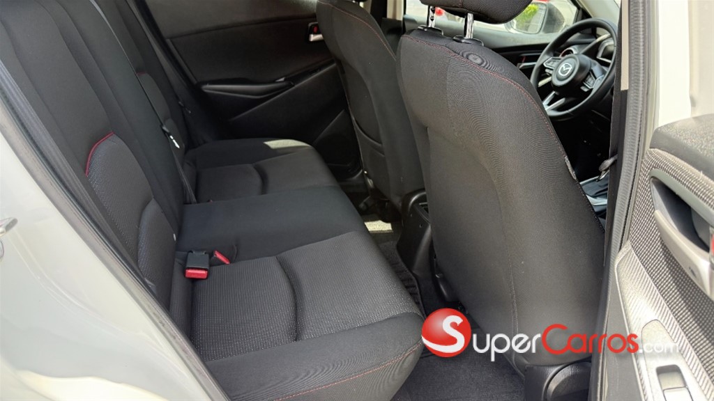 2021 Mazda 2 — foto 10 / 12