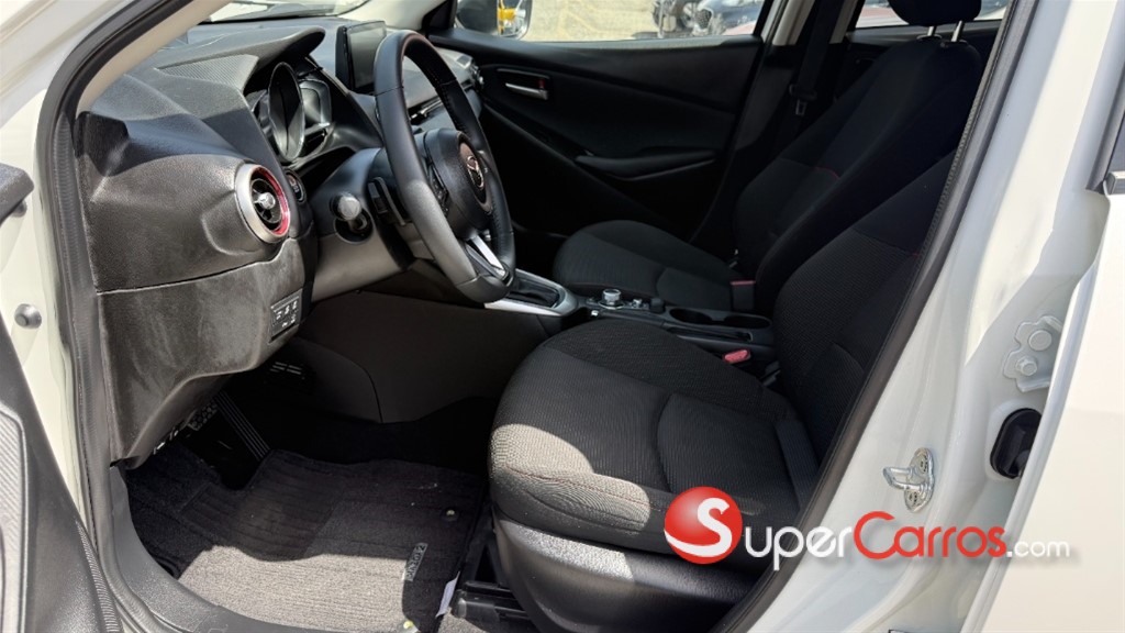 2021 Mazda 2 — foto 12 / 12