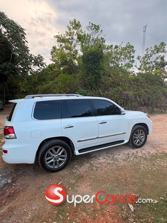 2012 Lexus LX 570 — foto 5 / 12
