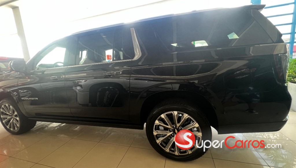 2025 Chevrolet Suburban Highcountry — foto 3 / 12