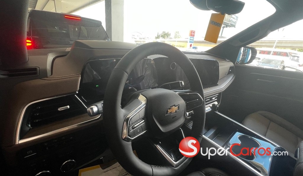 2025 Chevrolet Suburban Highcountry — foto 5 / 12