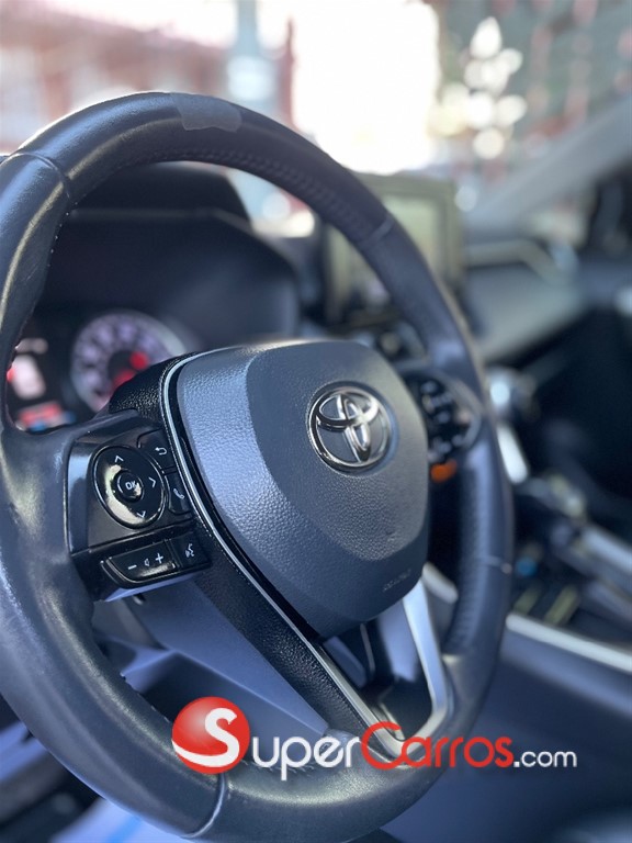 2021 Toyota RAV4 XLE Premium — foto 6 / 11