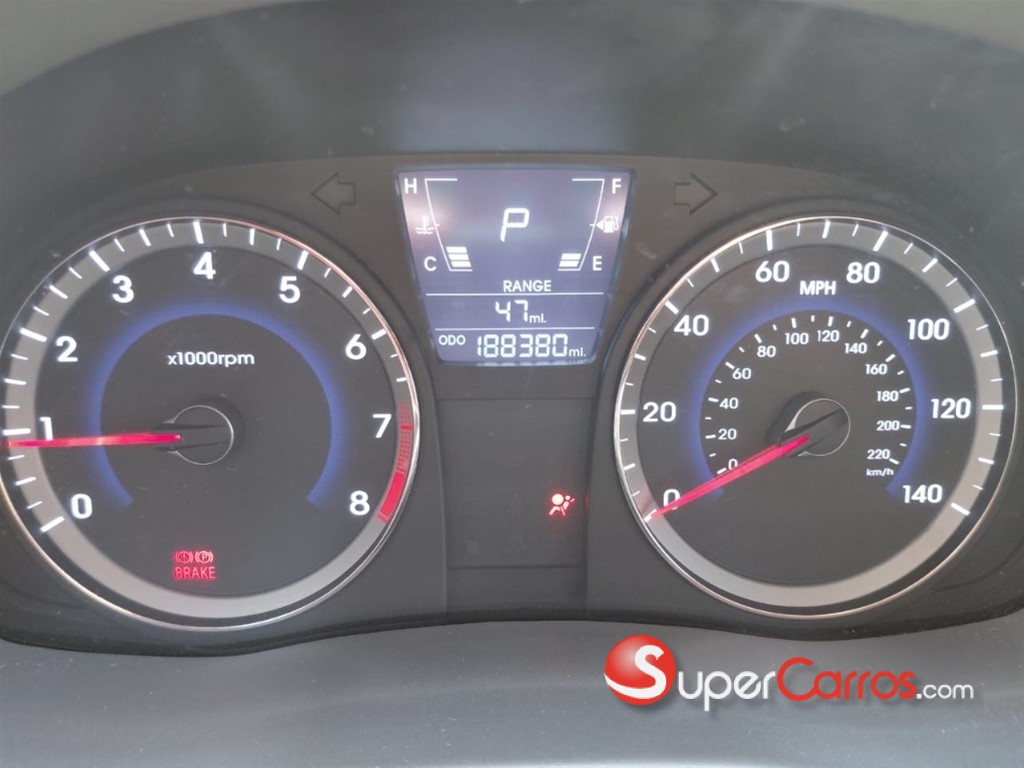 2014 Hyundai Accent Hatchback — foto 7 / 8