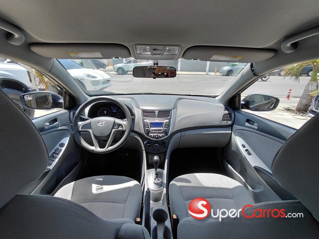 2014 Hyundai Accent Hatchback — foto 8 / 8