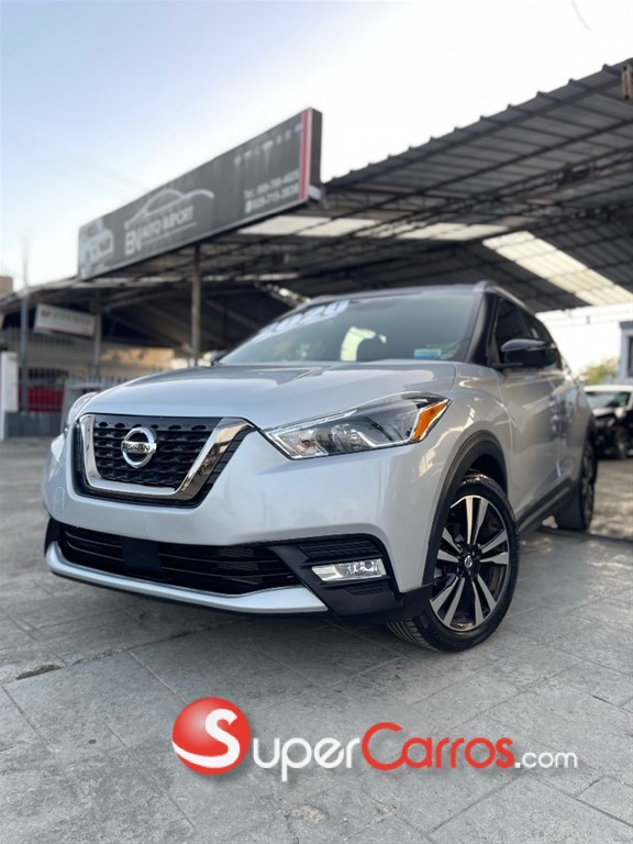 2020 Nissan Kicks SR