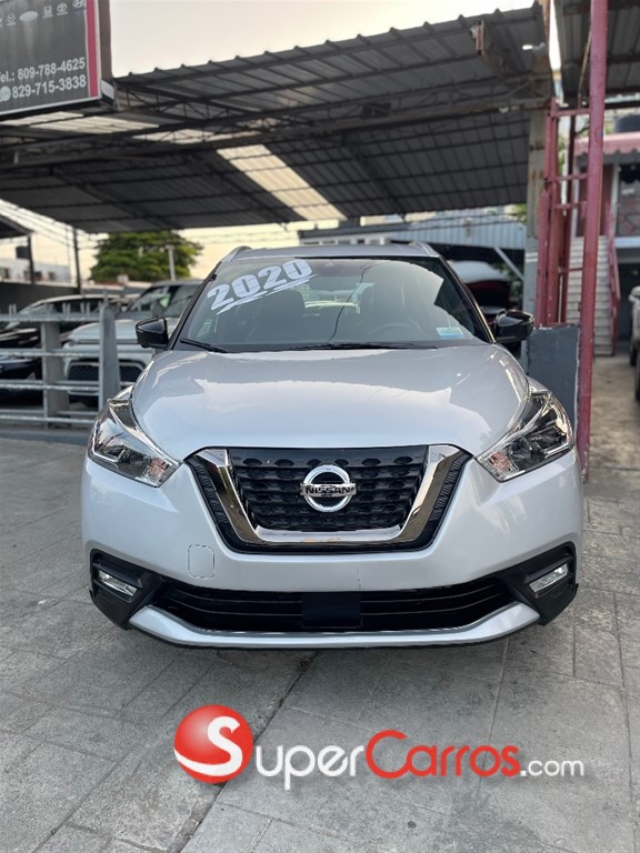 2020 Nissan Kicks SR — foto 2 / 10