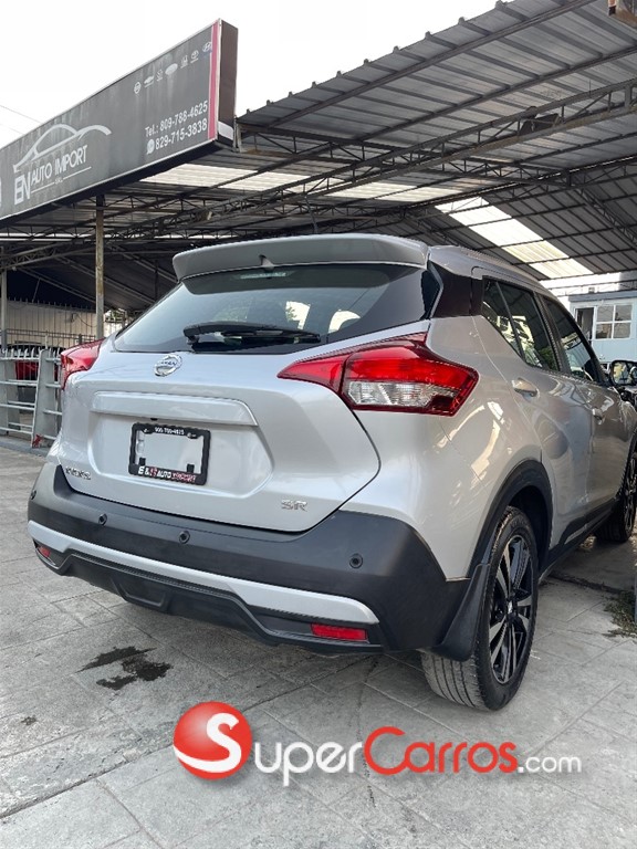 2020 Nissan Kicks SR — foto 8 / 10