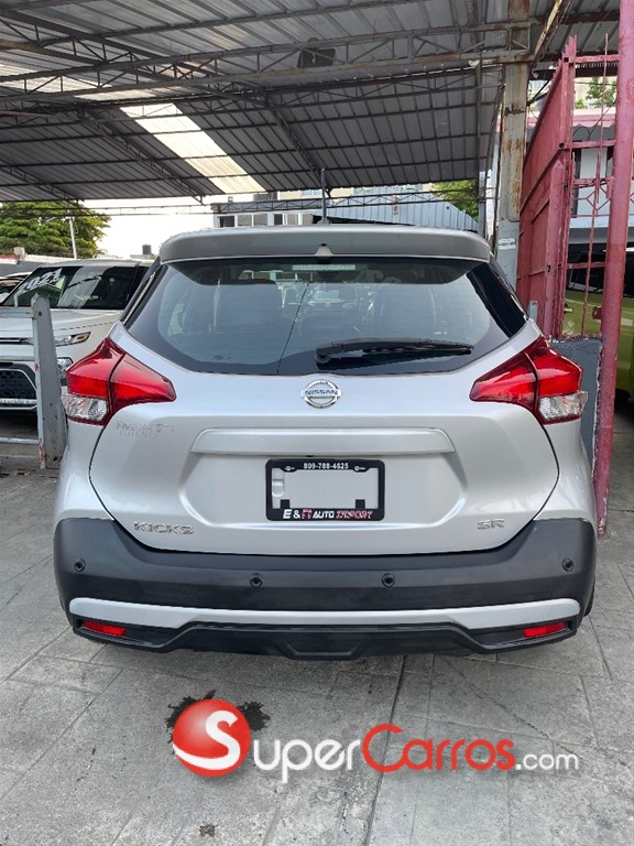 2020 Nissan Kicks SR — foto 10 / 10