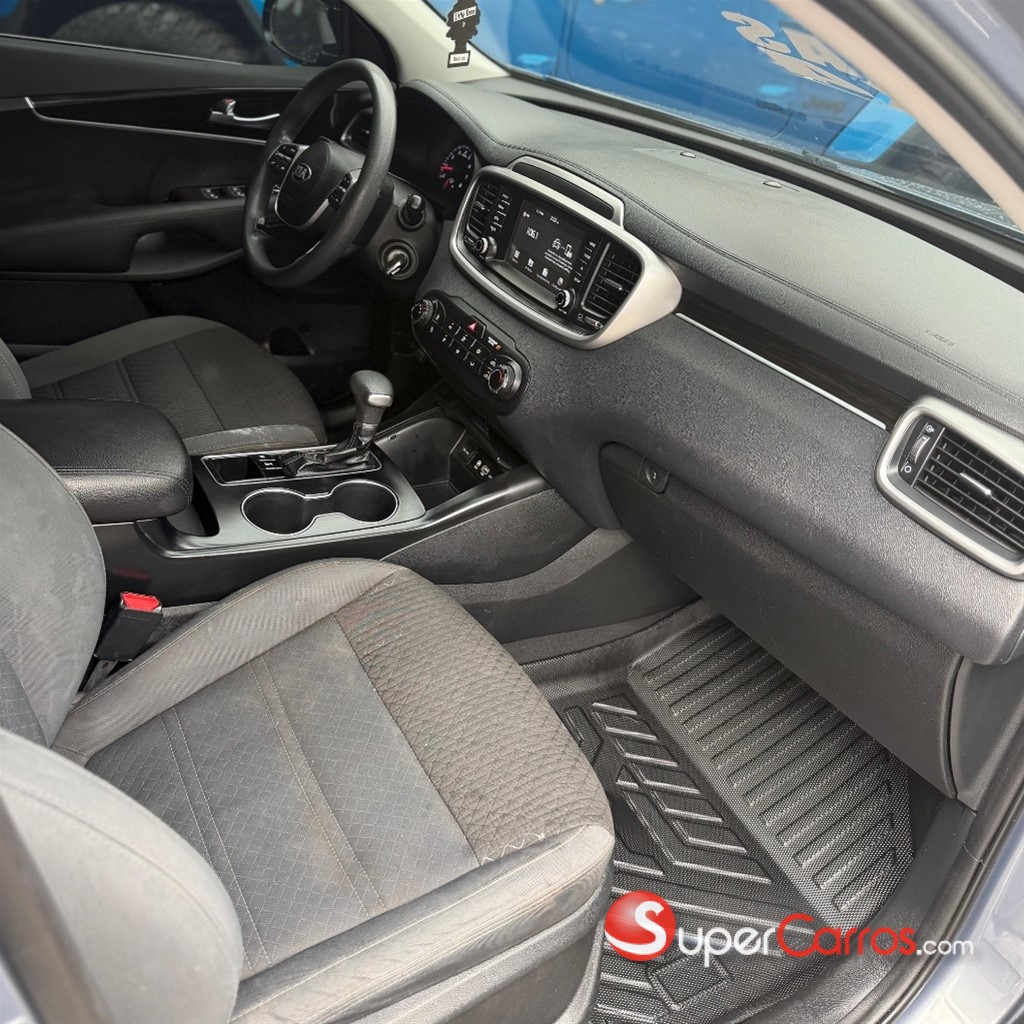 2020 Kia Sorento LX — foto 8 / 10