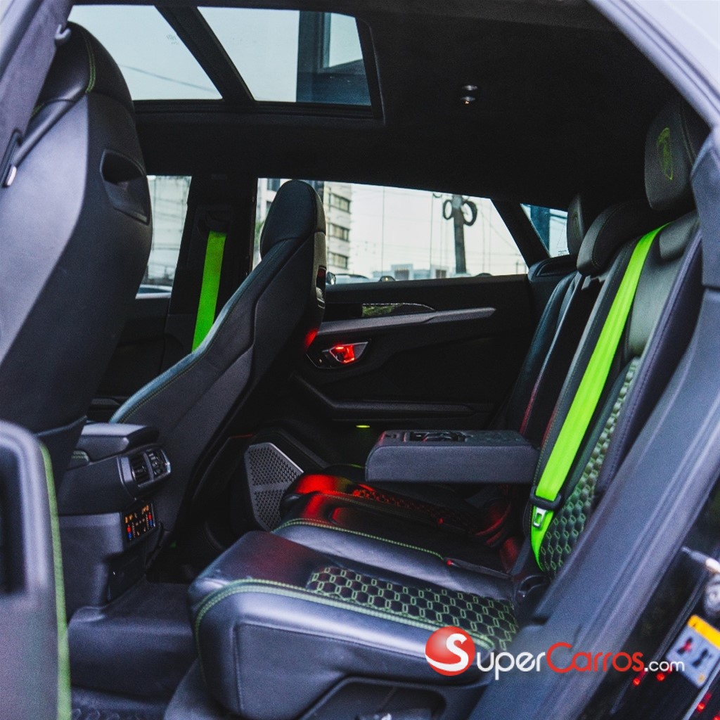 2019 Lamborghini Urus — foto 6 / 12