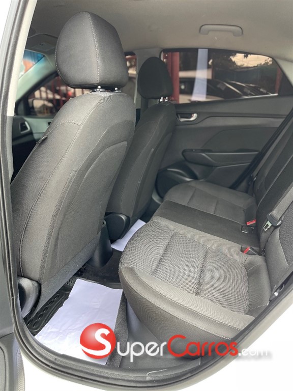 2020 Hyundai Accent SE — foto 7 / 10