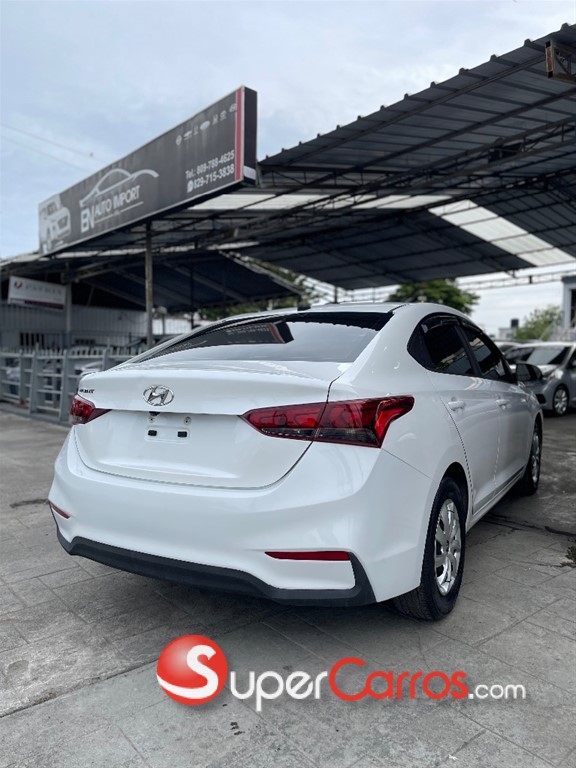 2020 Hyundai Accent SE — foto 9 / 10