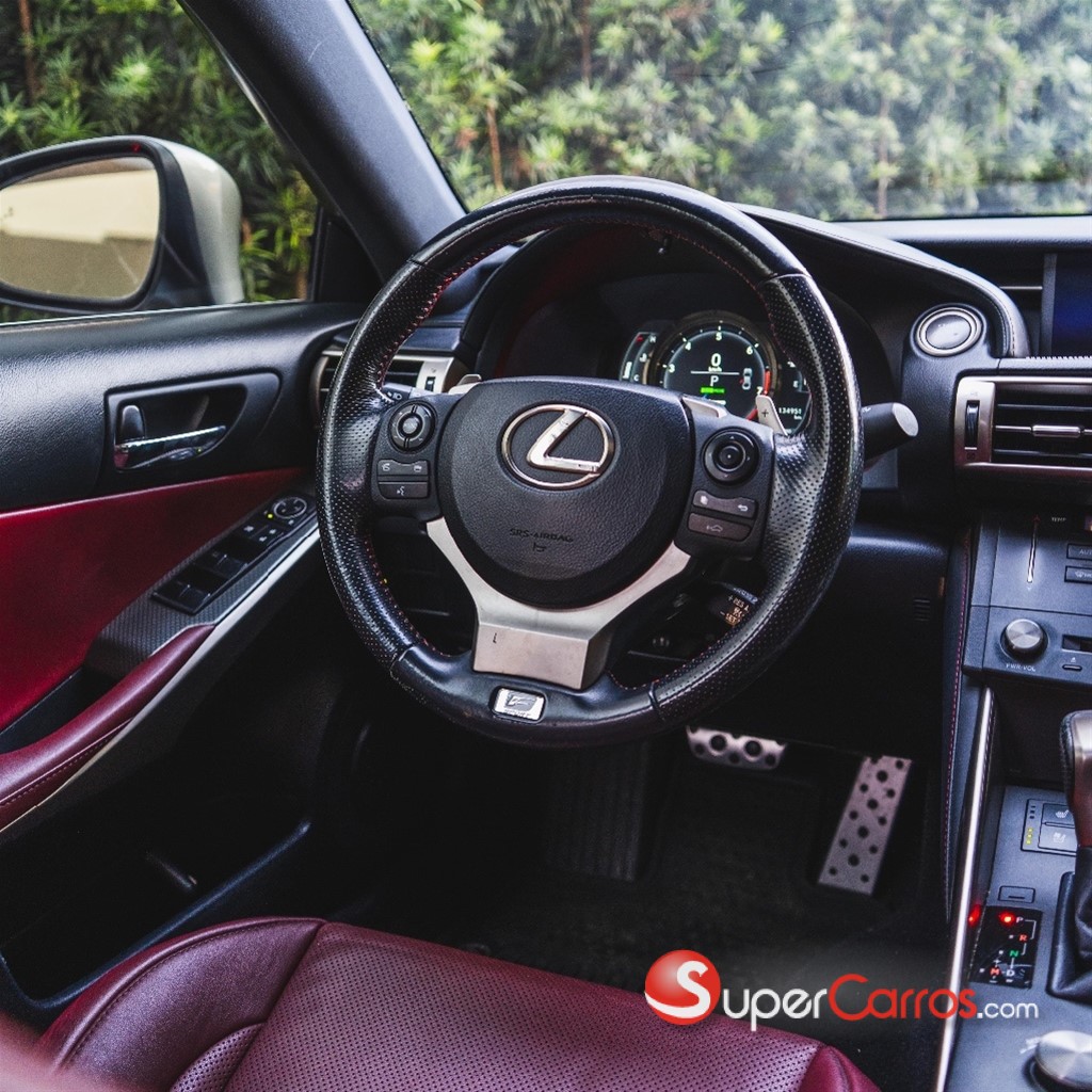 2017 Lexus IS 350 F Sport — foto 7 / 11