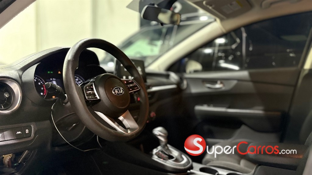 2021 Kia Forte LX — foto 8 / 9
