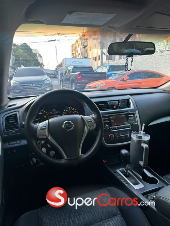 2017 Nissan Altima SV — foto 8 / 10