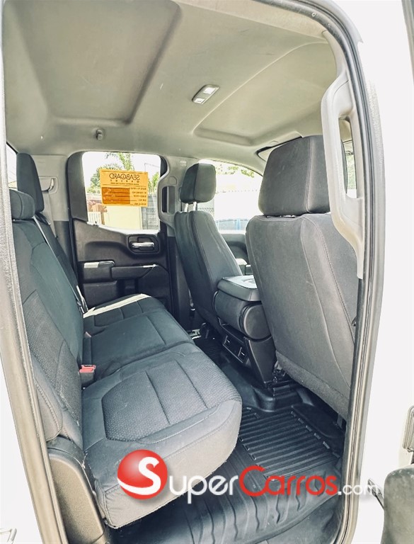2020 Chevrolet Silverado — foto 8 / 10