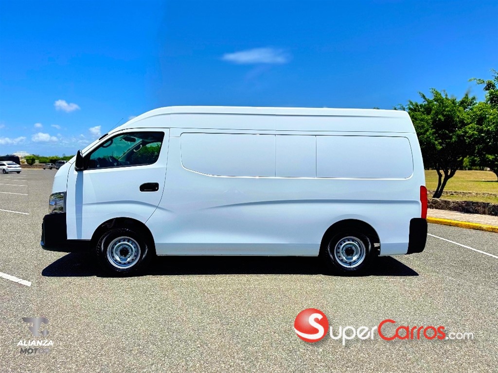 2027 Nissan Urvan Cargo — foto 6 / 12