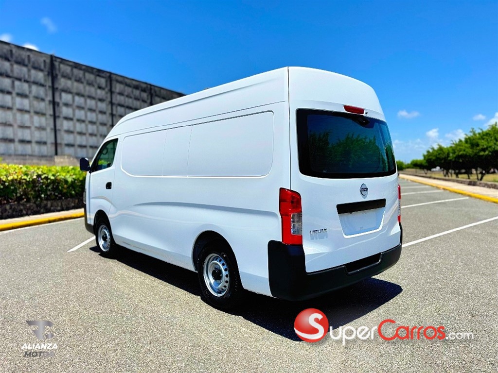 2027 Nissan Urvan Cargo — foto 8 / 12