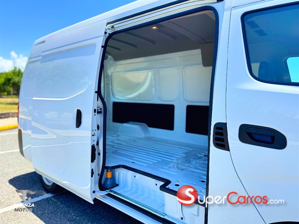 2027 Nissan Urvan Cargo — foto 11 / 12