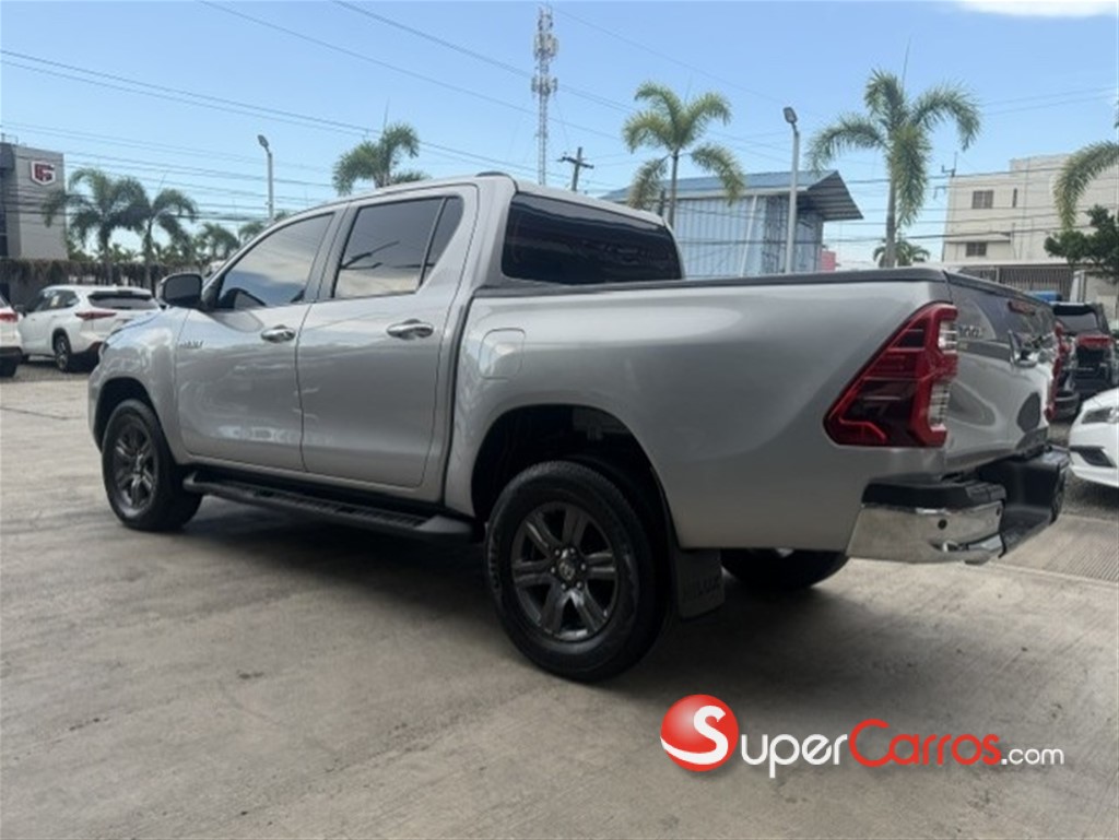 2022 Toyota Hilux SRV — foto 4 / 12