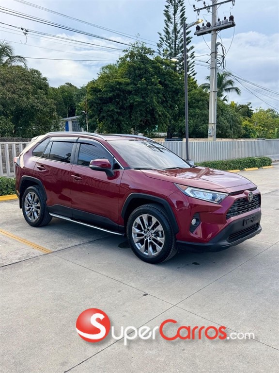 2021 Toyota RAV4 XLE — foto 4 / 12