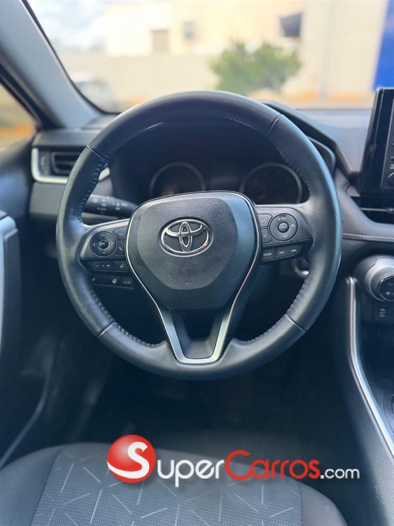 2021 Toyota RAV4 XLE — foto 5 / 12