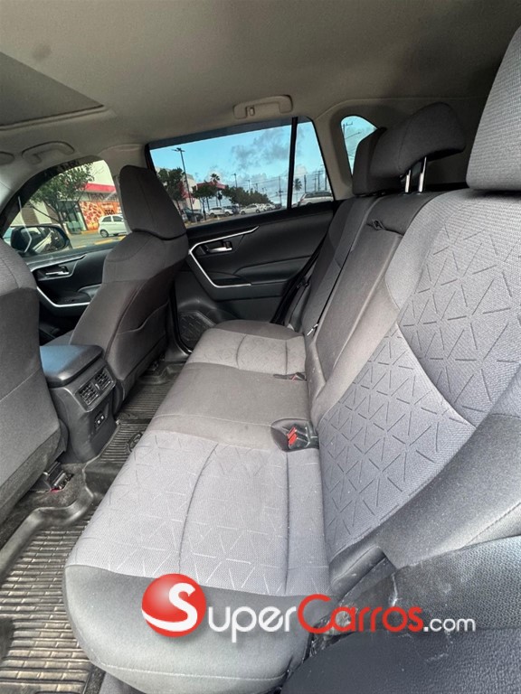 2021 Toyota RAV4 XLE — foto 7 / 12