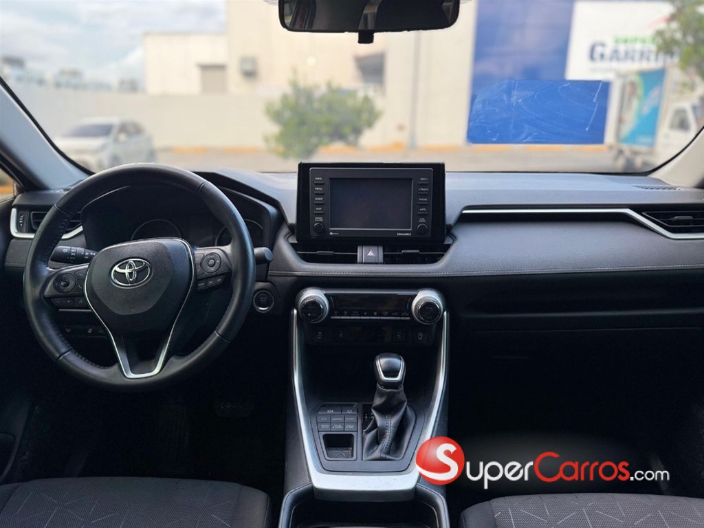 2021 Toyota RAV4 XLE — foto 8 / 12
