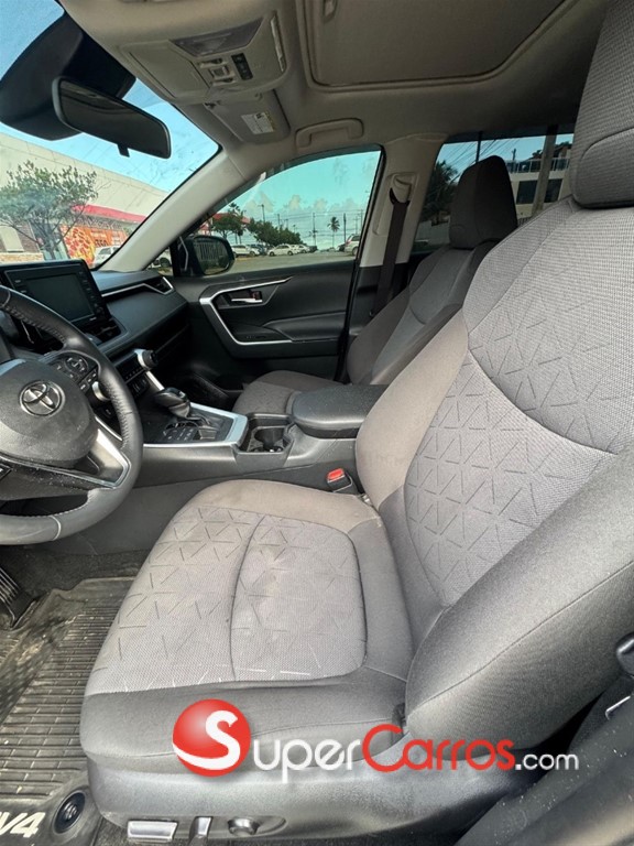 2021 Toyota RAV4 XLE — foto 11 / 12