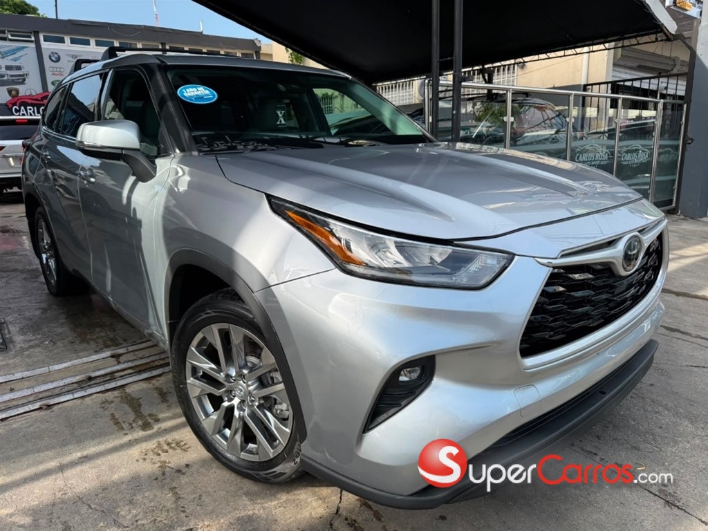 2020 Toyota Highlander LE Plus — foto 3 / 9