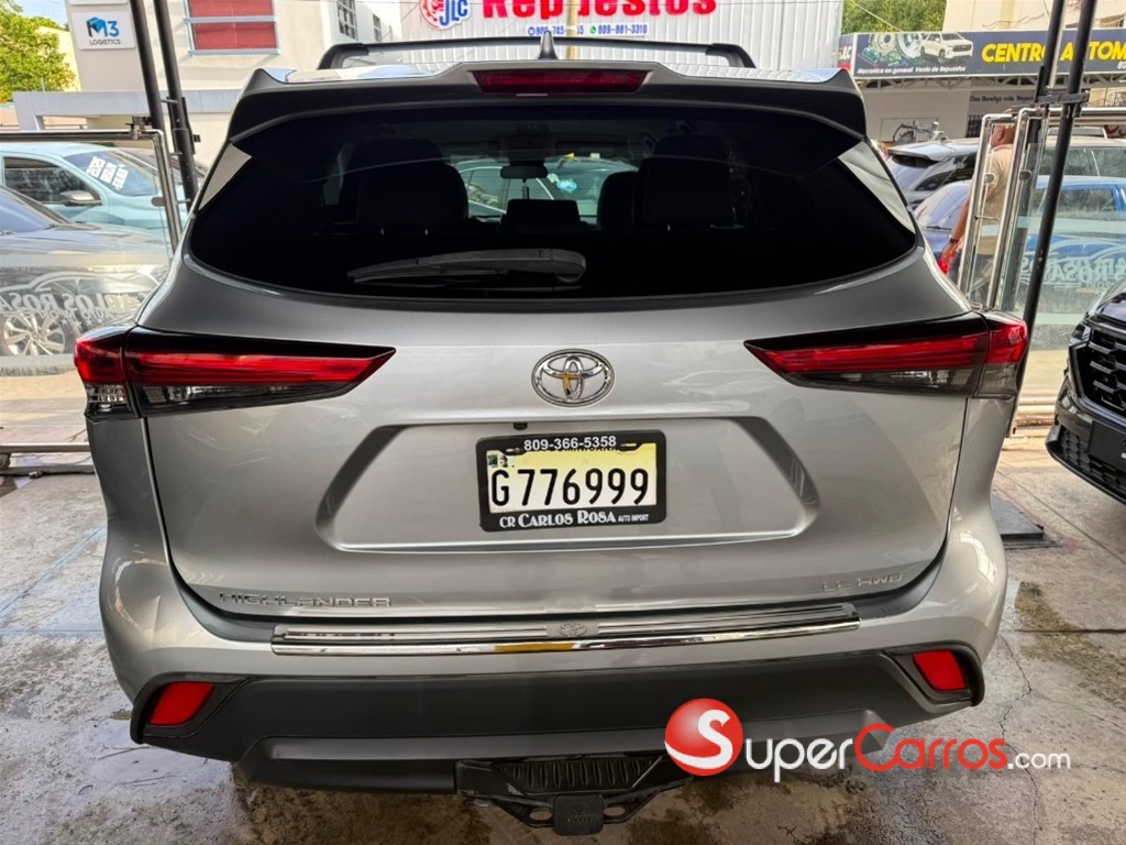2020 Toyota Highlander LE Plus — foto 4 / 9