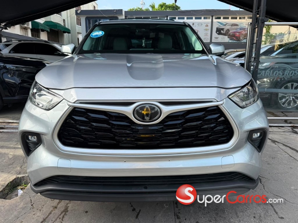 2020 Toyota Highlander LE Plus — foto 8 / 9