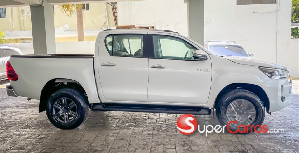 2026 Toyota Hilux SRV — foto 3 / 11