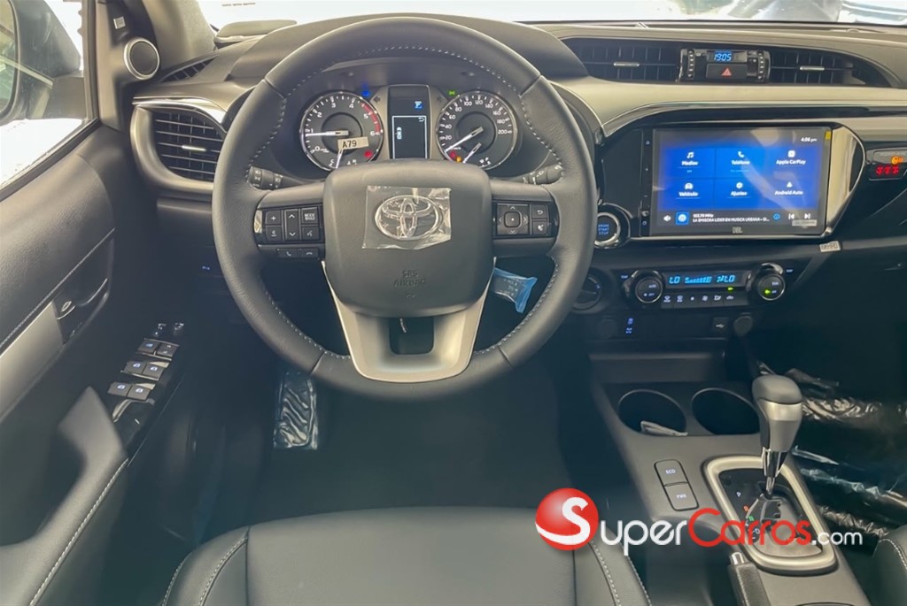 2026 Toyota Hilux SRV — foto 8 / 11