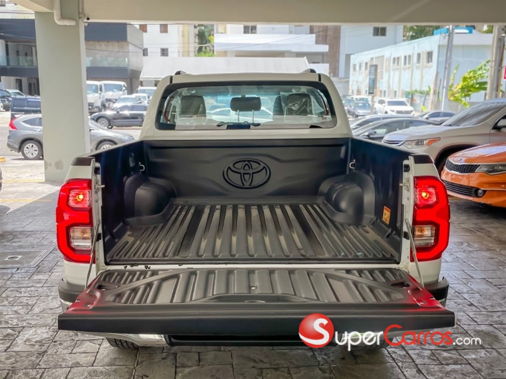 2026 Toyota Hilux SRV — foto 9 / 11