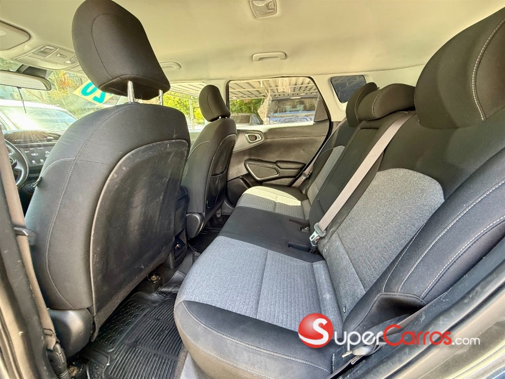2020 Kia Soul S — foto 7 / 11