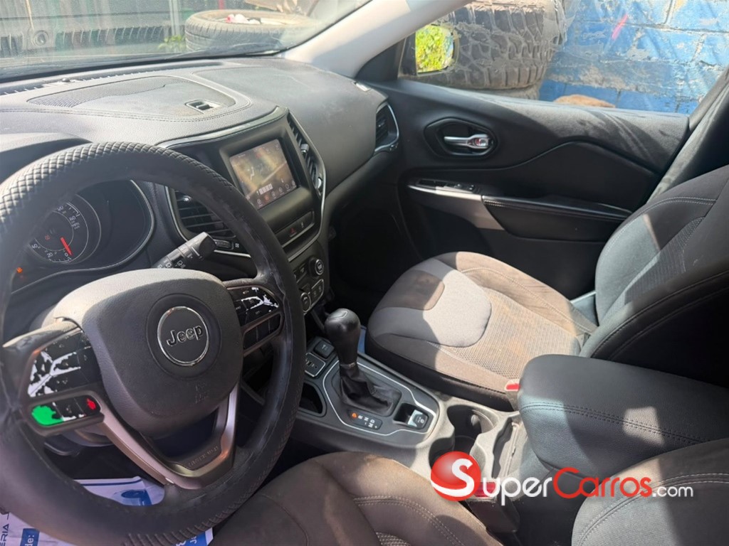 2021 Jeep Cherokee Latitude — foto 5 / 7