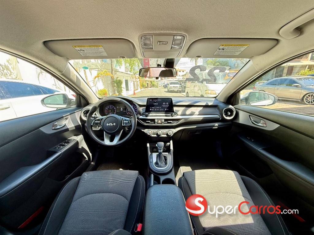 2022 Kia Forte LXS — foto 7 / 11