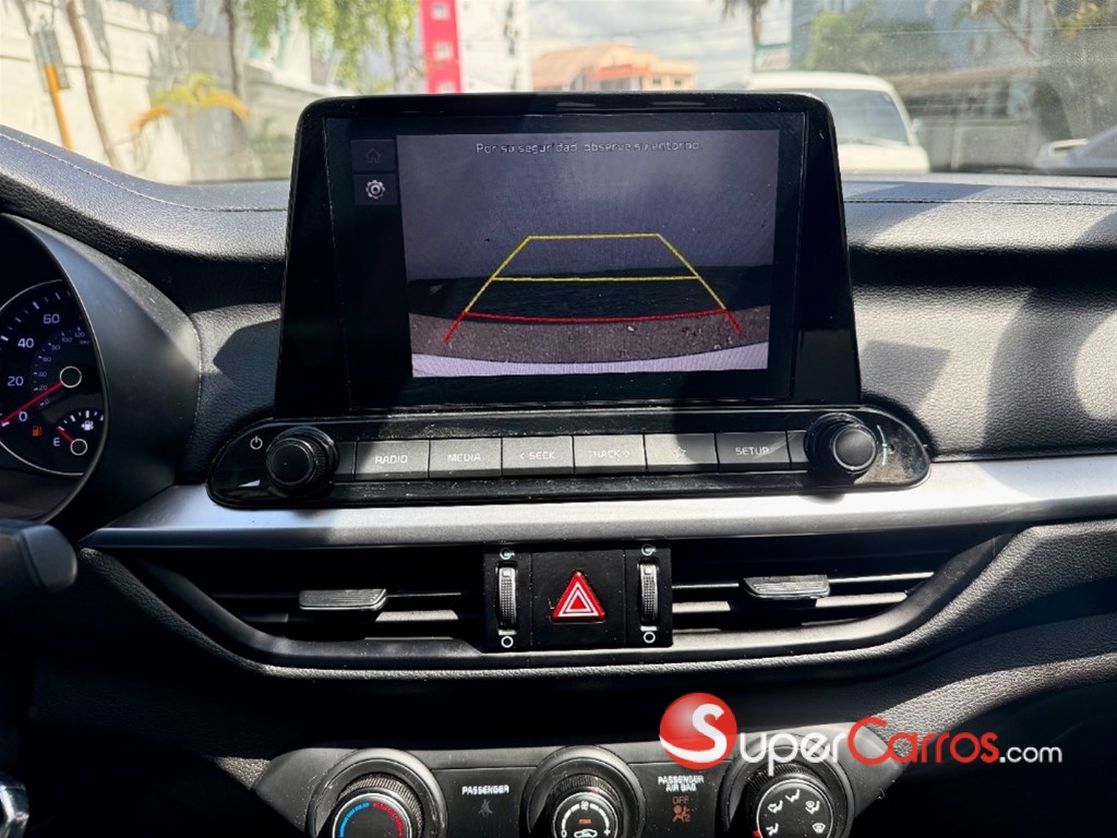 2022 Kia Forte LXS — foto 8 / 11