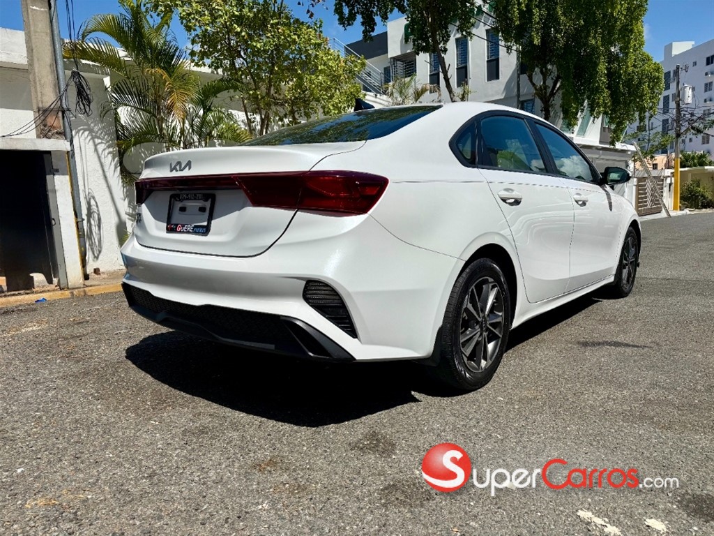 2022 Kia Forte LXS — foto 10 / 11