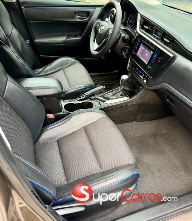2019 Toyota Corolla SE — foto 8 / 12