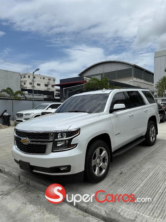 2017 Chevrolet Tahoe LT — foto 3 / 8