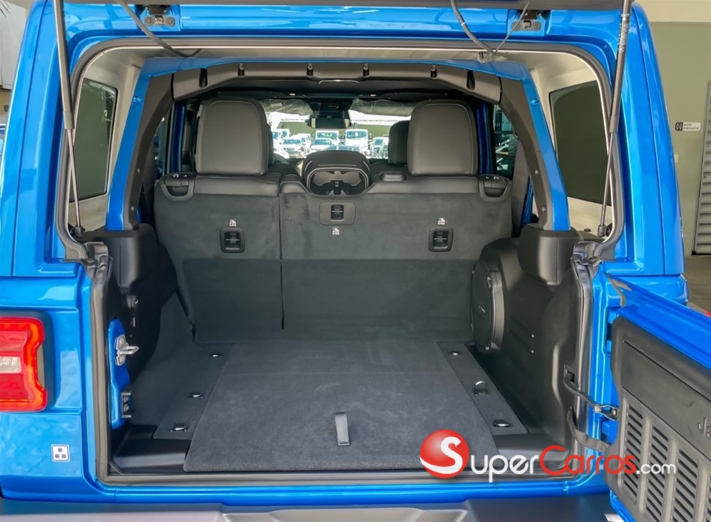 2025 Jeep Wrangler Unlimited Sahara — foto 9 / 11