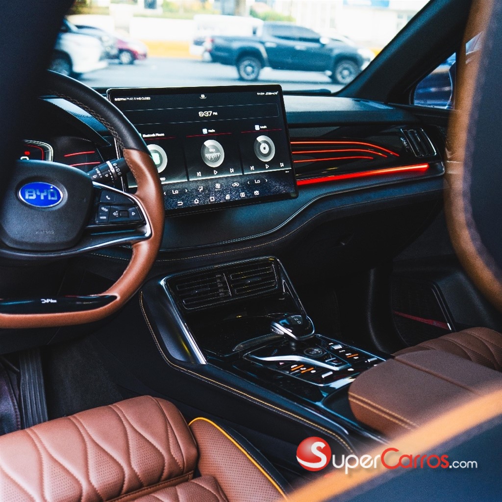 2023 BYD Tang — foto 7 / 12