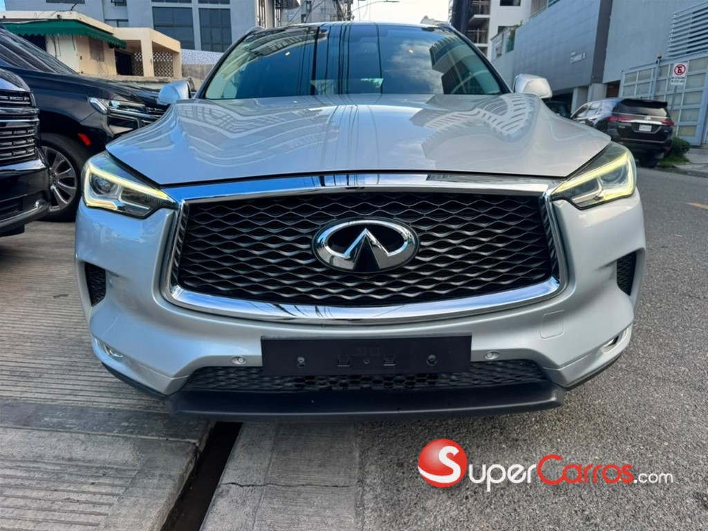 2022 Infiniti QX-50 Essential — foto 2 / 12