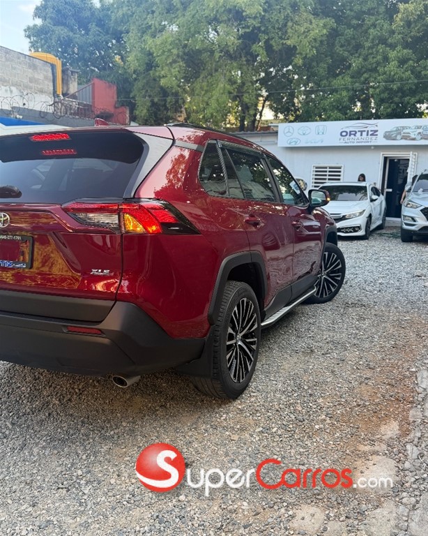 2023 Toyota RAV4 XLE PLUS — foto 4 / 9