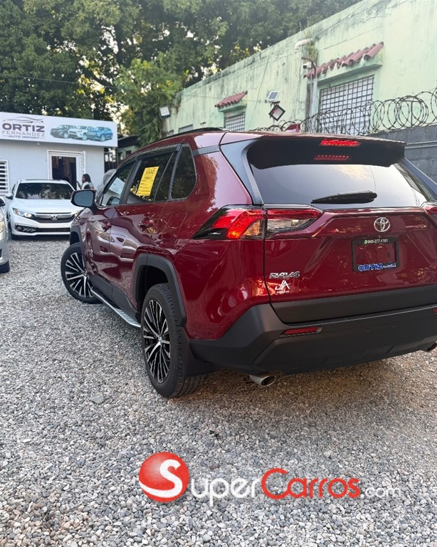 2023 Toyota RAV4 XLE PLUS — foto 6 / 9