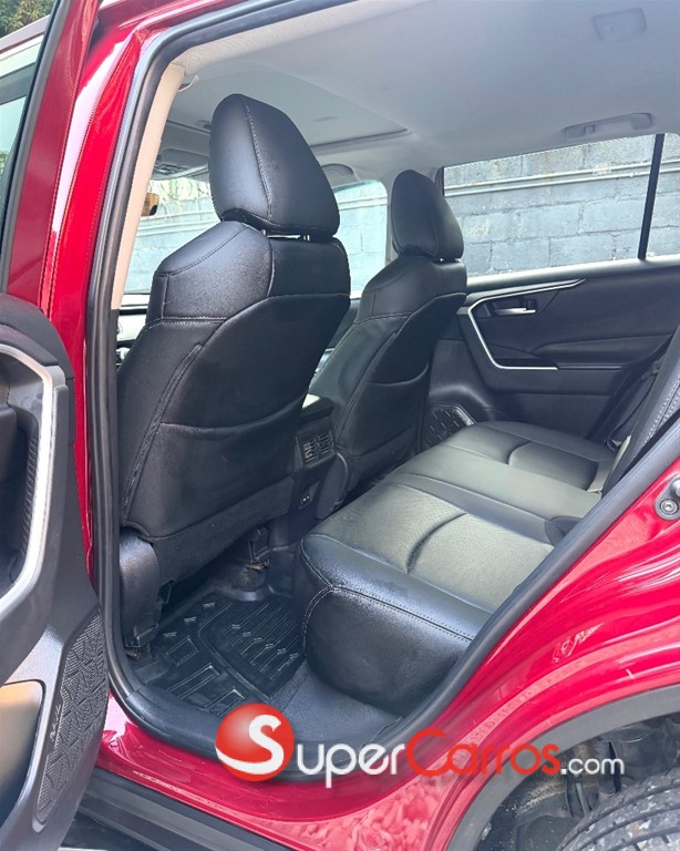 2023 Toyota RAV4 XLE PLUS — foto 8 / 9