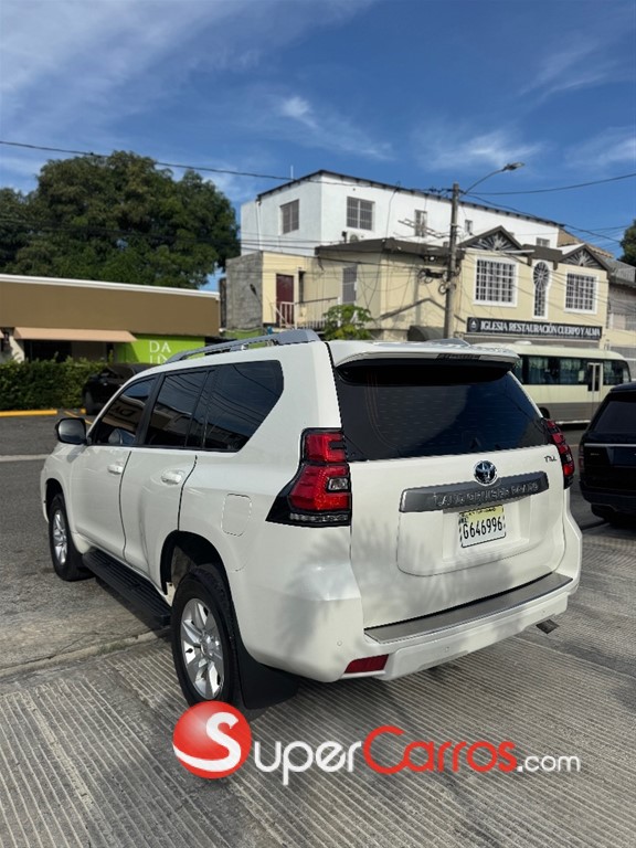 2023 Toyota Land Cruiser Prado TXL — foto 7 / 12